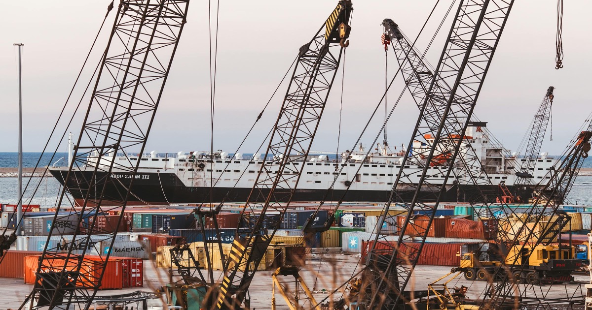 The Freight Forwarder's Guide to US Customs Clearance: Fees, Processing Time & Payments